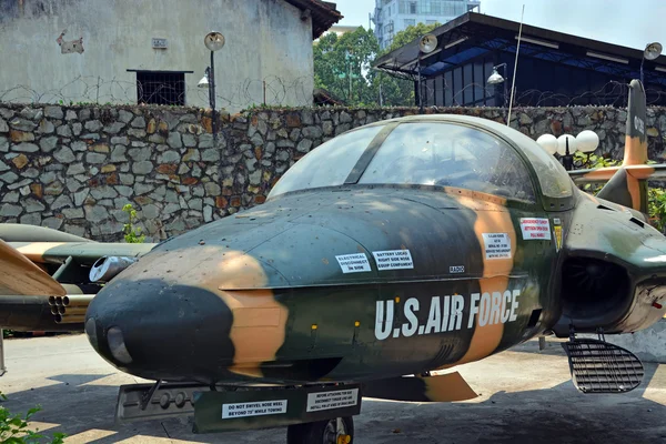 American Jet Fighter Plane en exhibición en el Museo War Remnants . — Foto de Stock