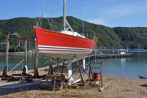 Shipyard & Yacht Being Maintained at Waikawa, New Zealand — Stock Photo, Image