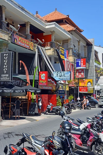 Lojas e restaurantes em Seminyak, Bali — Fotografia de Stock