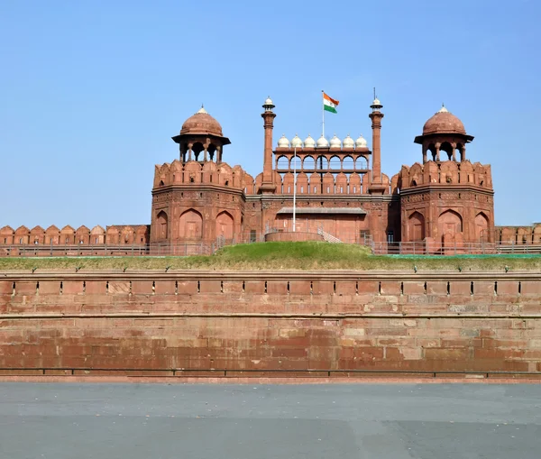 Duvarları ve kuleler kırmızı kale, Dehli, Hindistan — Stok fotoğraf