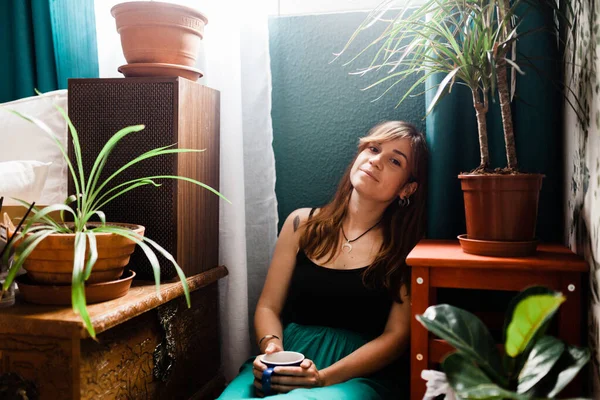 Redhead Woman Sit Home Drink Coffee Floor — Stock Fotó