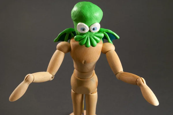 Cthulhu maniquí de madera . — Foto de Stock