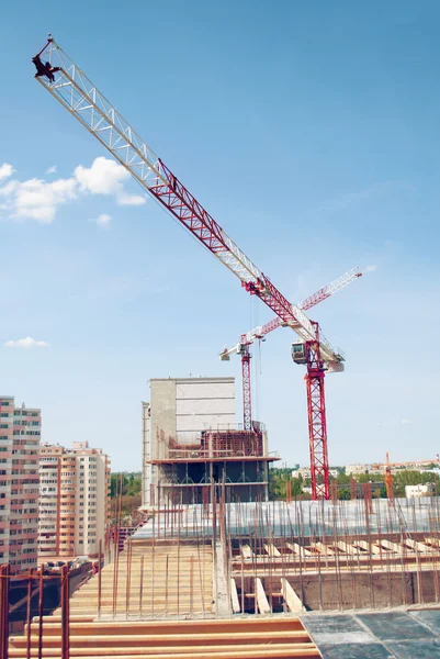 Obra con grúa. —  Fotos de Stock