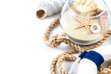 Cam vazoda deniz öğeleri.