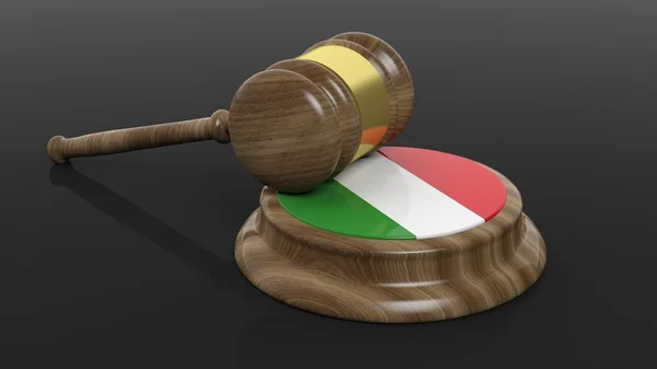 Mahkeme çekiç ile İtalyan bayrağı — Stok fotoğraf