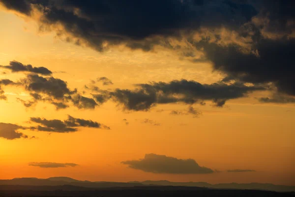 Vista panorâmica de um belo pôr do sol — Fotografia de Stock