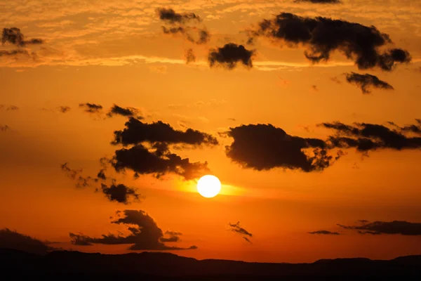 Vista panorámica de una hermosa puesta de sol — Foto de Stock