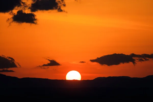 Vista panorámica de una hermosa puesta de sol — Foto de Stock