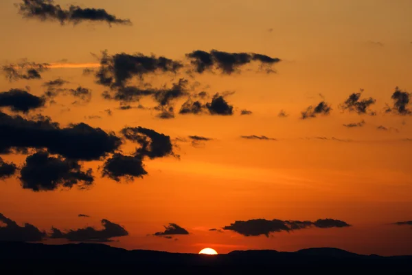 Vista panorâmica de um belo pôr do sol — Fotografia de Stock