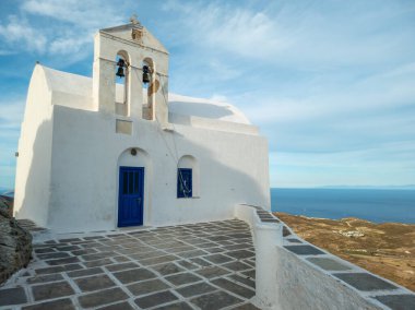 Yunanistan 'daki Serifos Adası Ege Denizi ile çevrili.