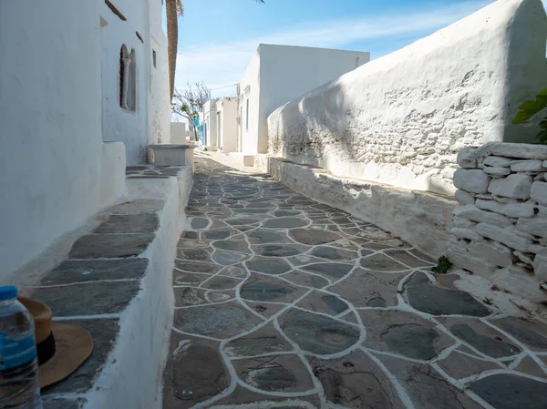 Sifnos Adasının Beyaz Boyalı Binaları Yunanistan Kastro Kasabasının Gerekli Aksesuarları — Stok fotoğraf