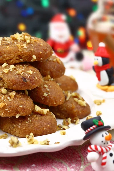 Biscoitos de Natal em fundo festivo — Fotografia de Stock