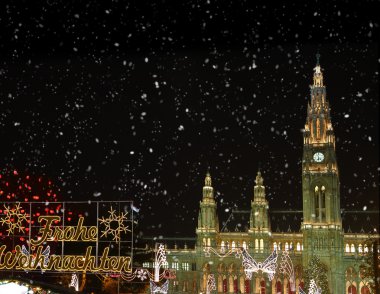 Kar, Rathausplatz Rathaus Belediye Viyana ile geleneksel Noel Pazar
