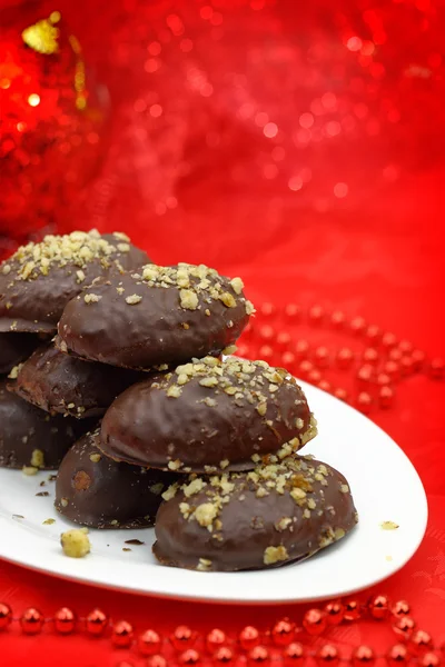 Traditionelles Weihnachtsdessert mit Schokolade überzogen — Stockfoto