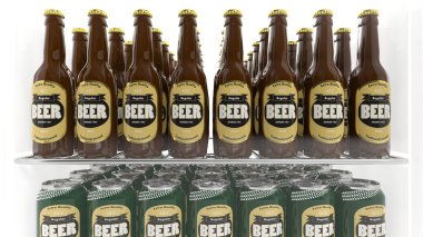 Buzdolabı çeşitli 3d bira kaplarda rafa kaldırmak