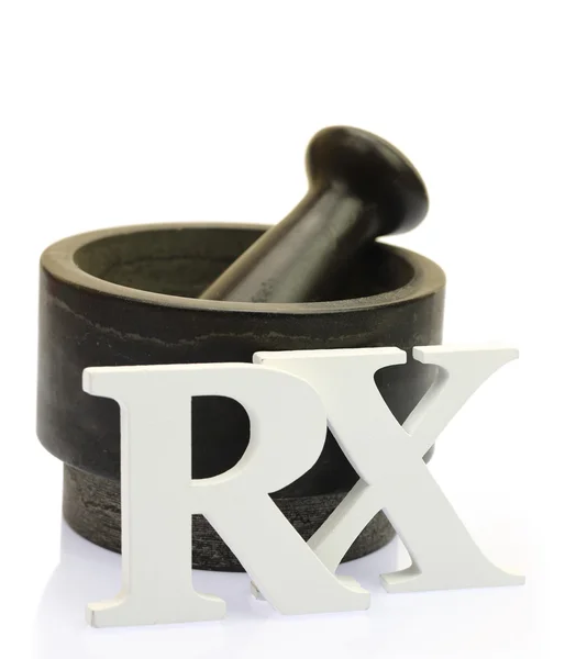 Argamassa vazia e pilão com letras brancas de madeira RX isoladas — Fotografia de Stock