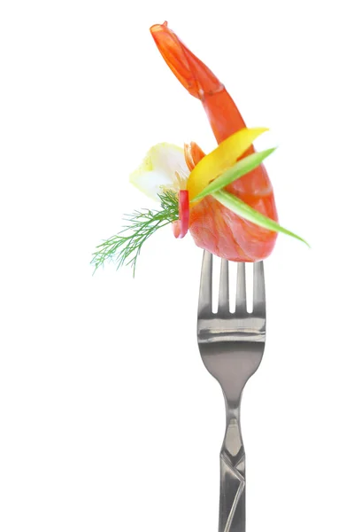 Composizione fresca colorata con frutti di mare sulla forchetta, isolata su bianco — Foto Stock