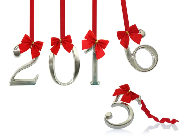 Новий рік 2016 висить на червоних стрічках — стокове фото