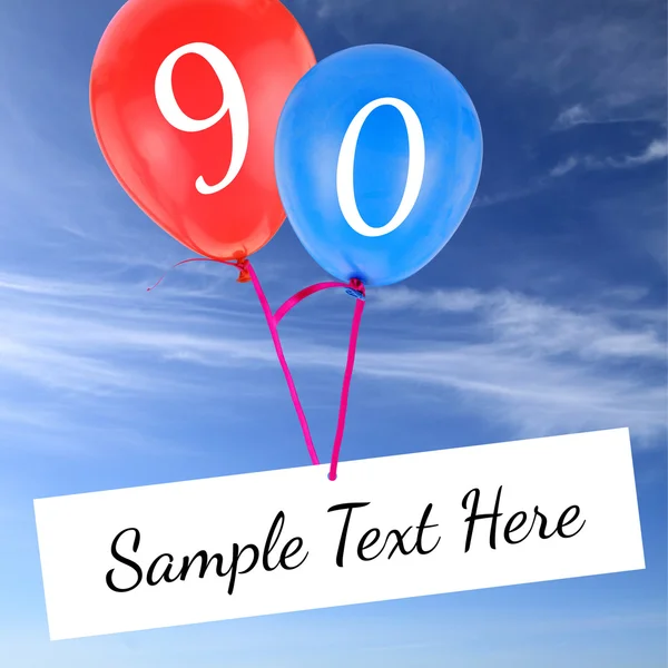 Verjaardag card met kopie-ruimte en vliegende ballonnen op blauwe hemel — Stockfoto