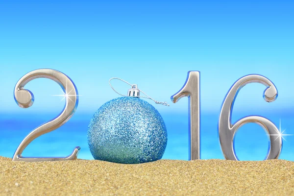 Neujahrszahl 2016 am Strand — Stockfoto