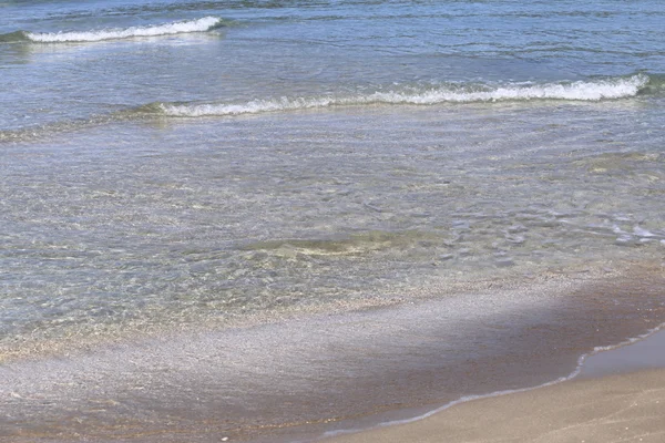 Côtes avec plage de sable fin en Grèce — Photo