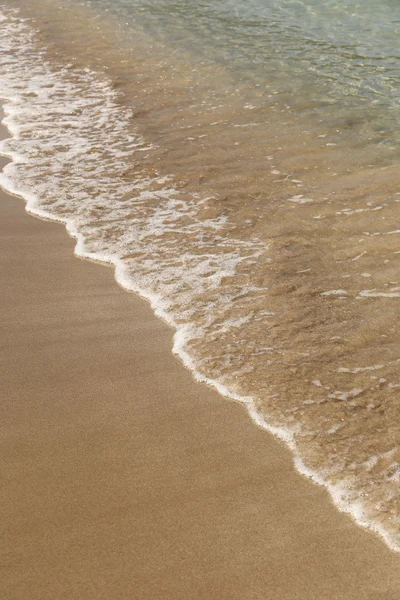 Береговая линия с песчаным пляжем в Греции — стоковое фото