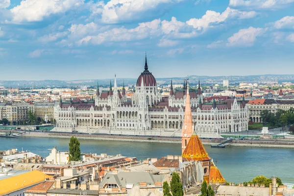 Budapest Hungary, Parliament on Danube river — Stock Photo, Image