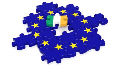 Avrupa Birliği bayrağı parçalı bulmaca üzerinde beyaz izole İrlanda bayrağını parça ile.