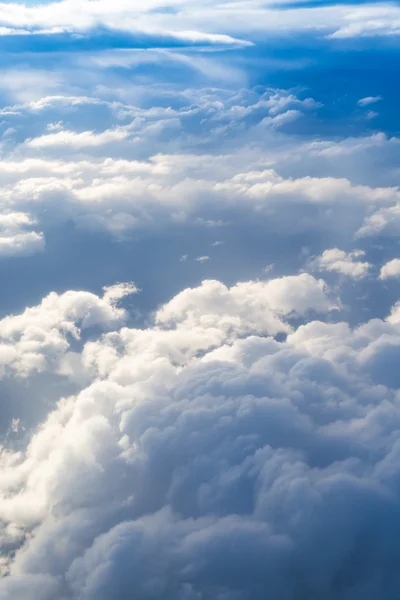 Flauschige Gewitterwolken, Luftaufnahmen. — Stockfoto