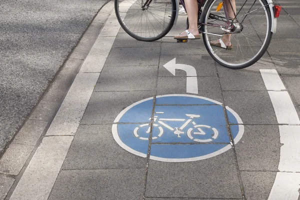 Fietspad en fietser, Bonn — Stockfoto