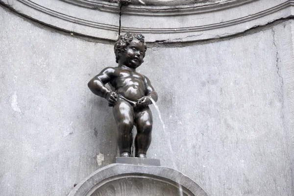 Manneken Pis çeşme Duquesnoy, Brüksel tarafından — Stok fotoğraf