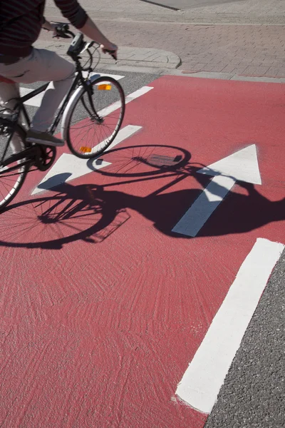 Pengendara sepeda di Bike Lane — Stok Foto