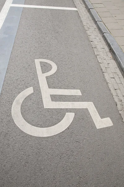 Panneau de stationnement handicapés — Photo