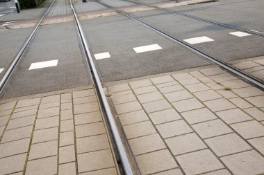 Tramvay parça ve Rotterdam bisikletçi