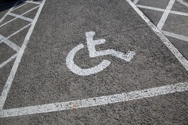 Panneau de stationnement handicapés — Photo