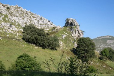 Busampiro Tepeleri Zirveleri; Lierganes; Cantabria; İspanya