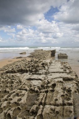 Langre Sahili 'nde kayalar; Santander