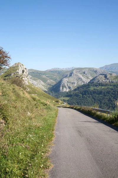 Strada Vuota Busampiro Peaks Lierganes Cantabria Spagna — Foto Stock