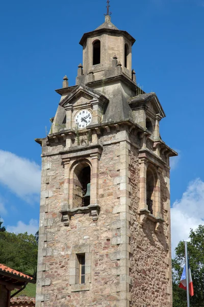 Torre Iglesia San Miguel Puente Viesgo Cantabria España — Foto de Stock