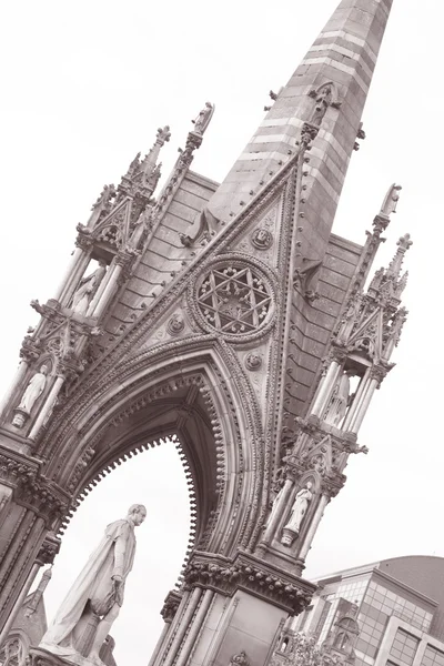 Albert memorial av noble, albert square, manchester — Stockfoto