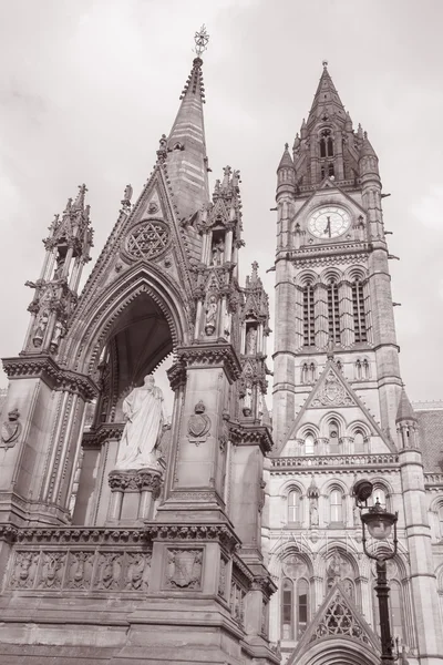 Radnice a albert memorial ušlechtilý, albert square, Manchester — Stock fotografie