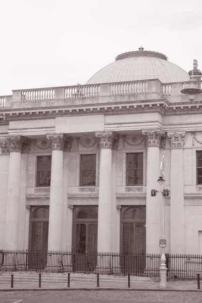 Bank of irland building, dublin, irland — Stockfoto