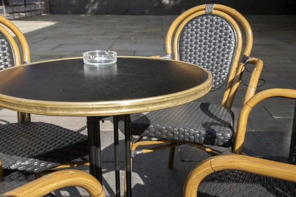 Café-Terrasse Tisch und Stuhl, Manchester — Stockfoto