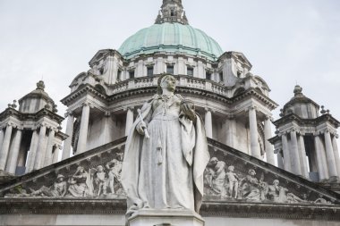 Kraliçe Victoria Memorial heykel Belediye Binası, Belfast dışında