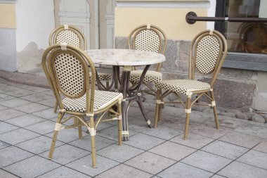 Kafe masası ve sandalyeler