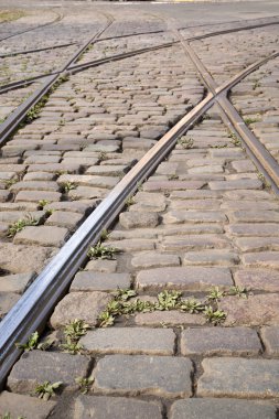 Arnavut kaldırımlı taş, Riga yolda tramvay