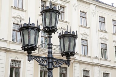 Sokak lâmbası direği Riga