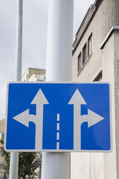 Blue and White Double Arrow Traffic Sign — Stock Photo, Image