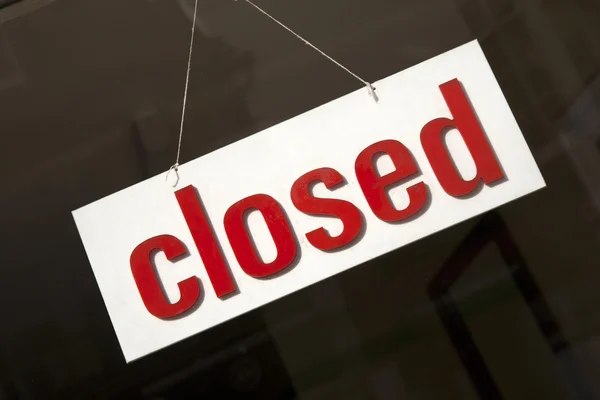 Closed Sign on Shop Window — Stock Photo, Image