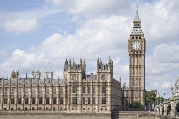 Big Ben y las Casas del Parlamento, Londres — Foto de Stock